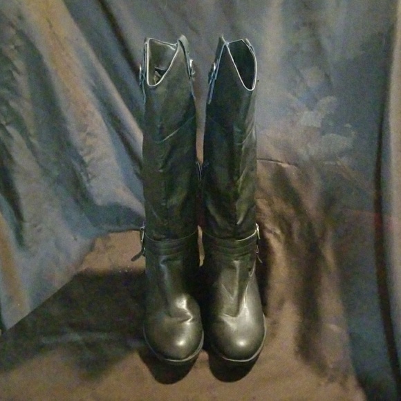 Black Xhilaration boots - Picture 1 of 7